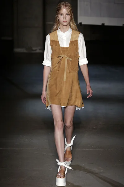 Look 13